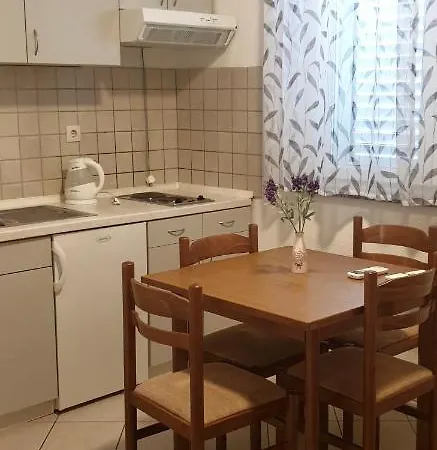 Jela Maison d'hôtes Baška Voda