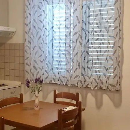 Jela Baška Voda