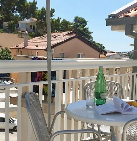 Jela * Baška Voda